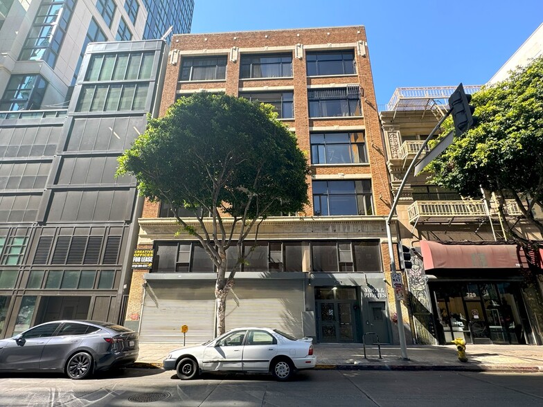 731-733 S Spring St, Los Angeles, CA for lease - Building Photo - Image 3 of 12