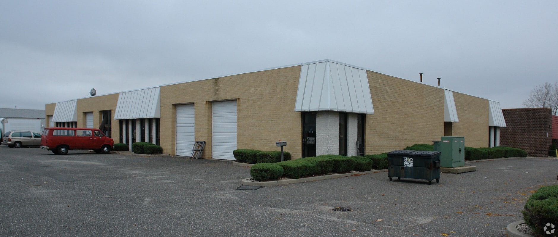 350 Central Ave, Bohemia, NY 11716