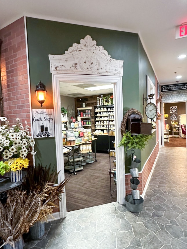 540 Cortland Dr, Lake Zurich, IL for sale Interior Photo- Image 1 of 10