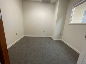 1110 Bonifant St, Silver Spring, MD for lease Interior Photo- Image 2 of 2