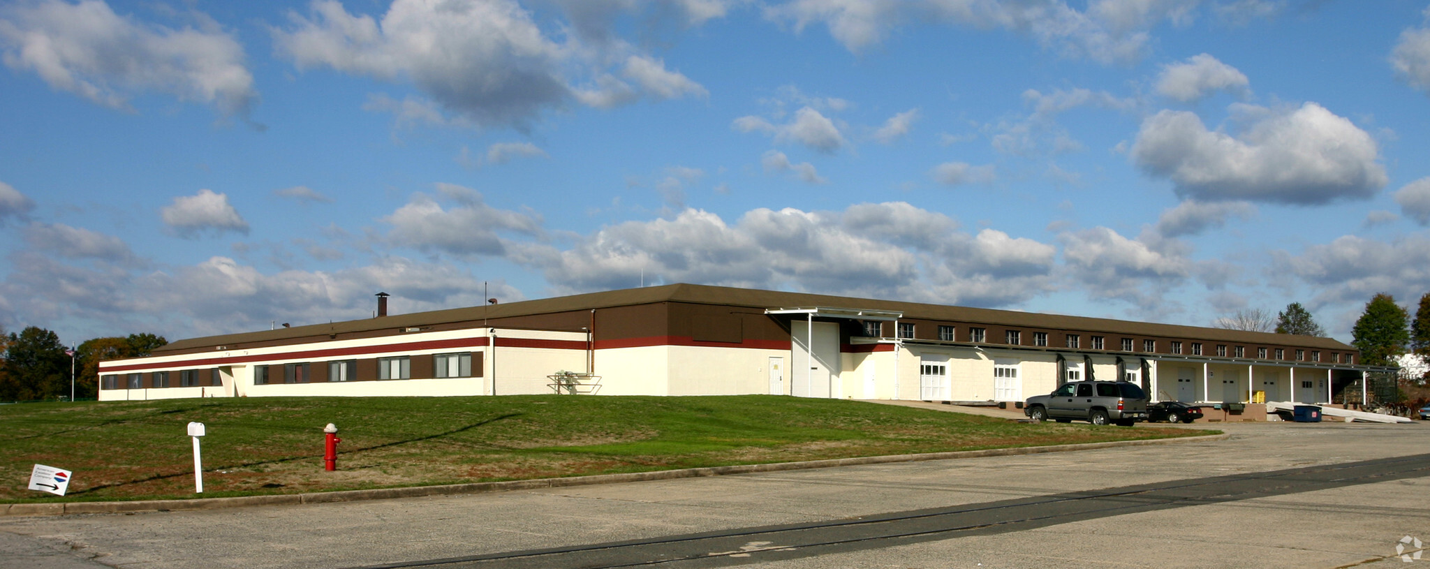 2 Johnson Dr, Raritan, NJ for lease Building Photo- Image 1 of 7