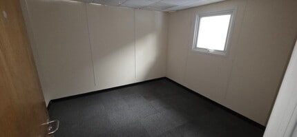 33 Eastbourne Rd, Westham for lease Interior Photo- Image 2 of 3
