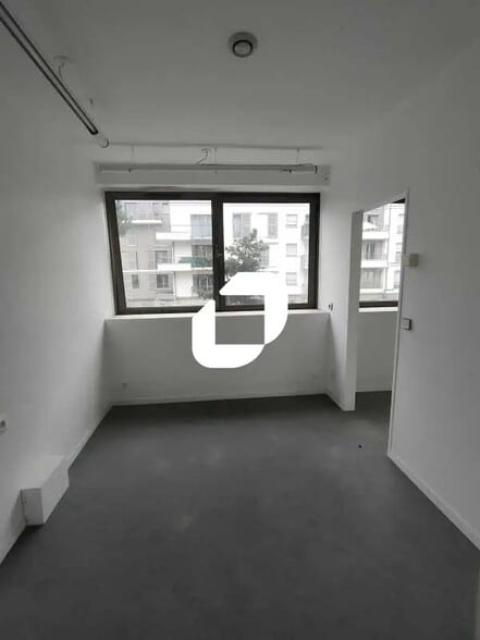 86 Avenue Du Général Leclerc, Viroflay for lease - Interior Photo - Image 2 of 10