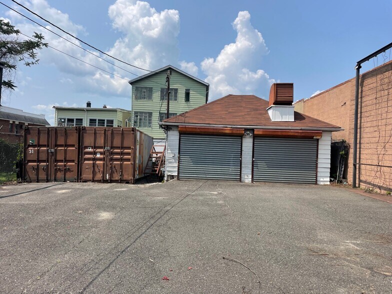 254-256 E 17th St, Paterson, NJ for sale - Building Photo - Image 1 of 1
