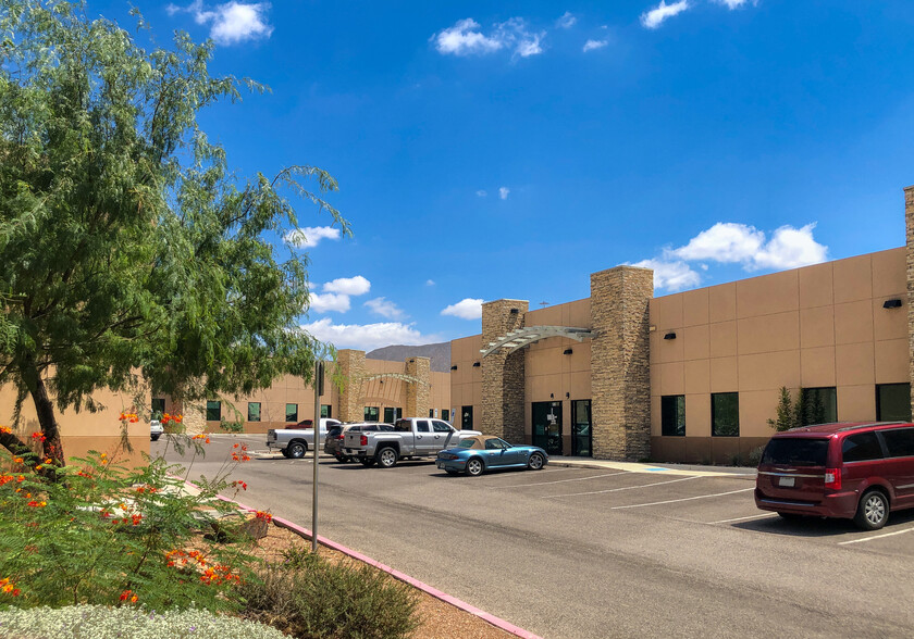 3817 Constitution Dr, El Paso, TX for lease - Building Photo - Image 1 of 7