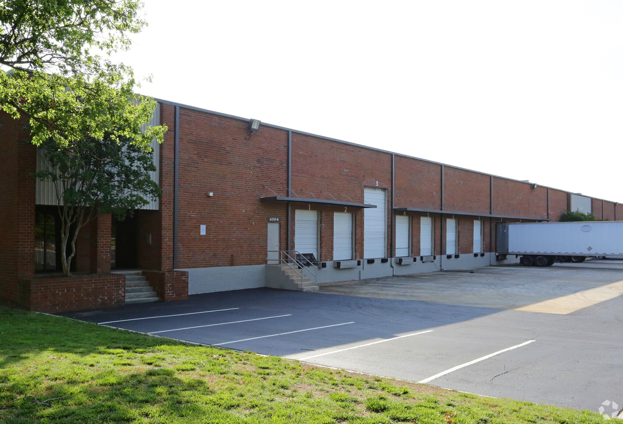 6220 Purdue Dr Sw, Atlanta, GA for lease Building Photo- Image 1 of 7