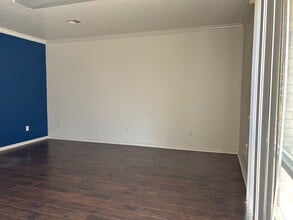 4003 W Stan Schlueter Loop, Killeen, TX for sale Interior Photo- Image 2 of 12