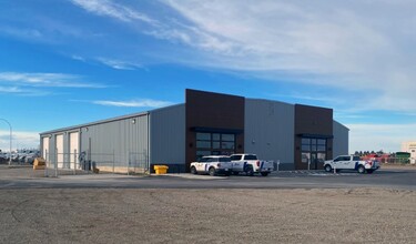 410 36 St N, Lethbridge, AB for lease Building Photo- Image 2 of 3