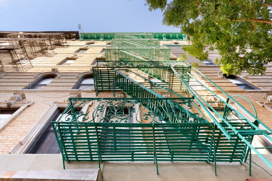 59-61 Thompson St, New York, NY for sale - Building Photo - Image 2 of 11