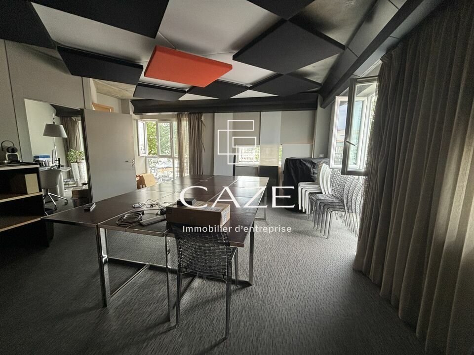 Office in La Rochelle for sale Interior Photo- Image 1 of 7