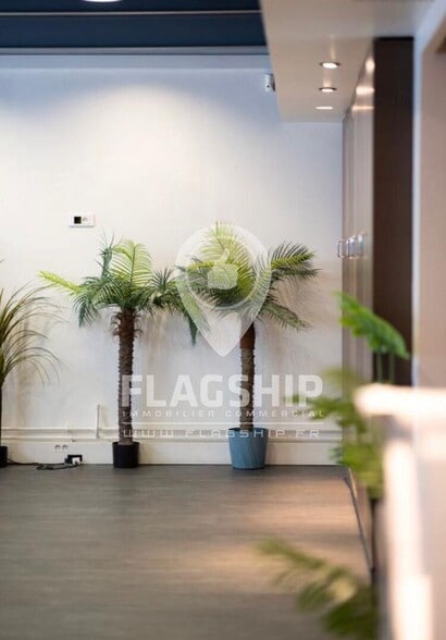 Office in Clichy for lease - Interior Photo - Image 3 of 9