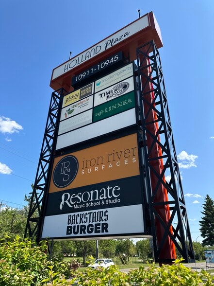 10930 119 St NW, Edmonton, AB for lease - Building Photo - Image 2 of 14