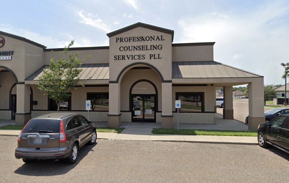 3118-3122 Center Pointe Dr, Edinburg, TX for lease - Building Photo - Image 1 of 46