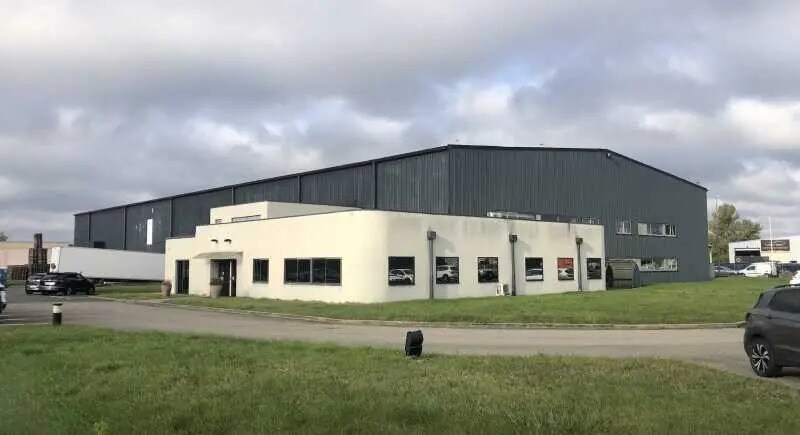 Flex in Saint-André-de-Corcy for lease Building Photo- Image 1 of 11