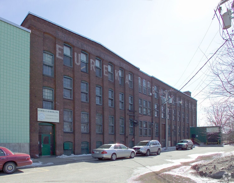 110 Winter St, Holyoke, MA for sale - Building Photo - Image 1 of 7