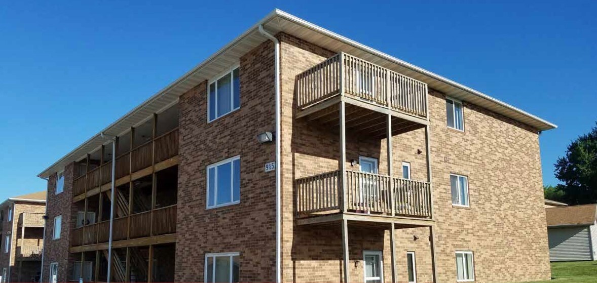 911-921 High Ridge Rd, Carroll, IA for sale Primary Photo- Image 1 of 1