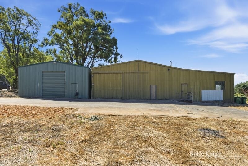 189 Monbulk Rd, Silvan for lease Primary Photo- Image 1 of 3