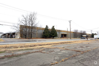 More details for 1701 S Cherokee St, Muskogee, OK - Industrial for Sale