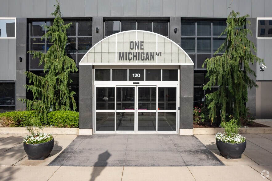 120 N Washington Sq, Lansing, MI for lease - Building Photo - Image 3 of 4