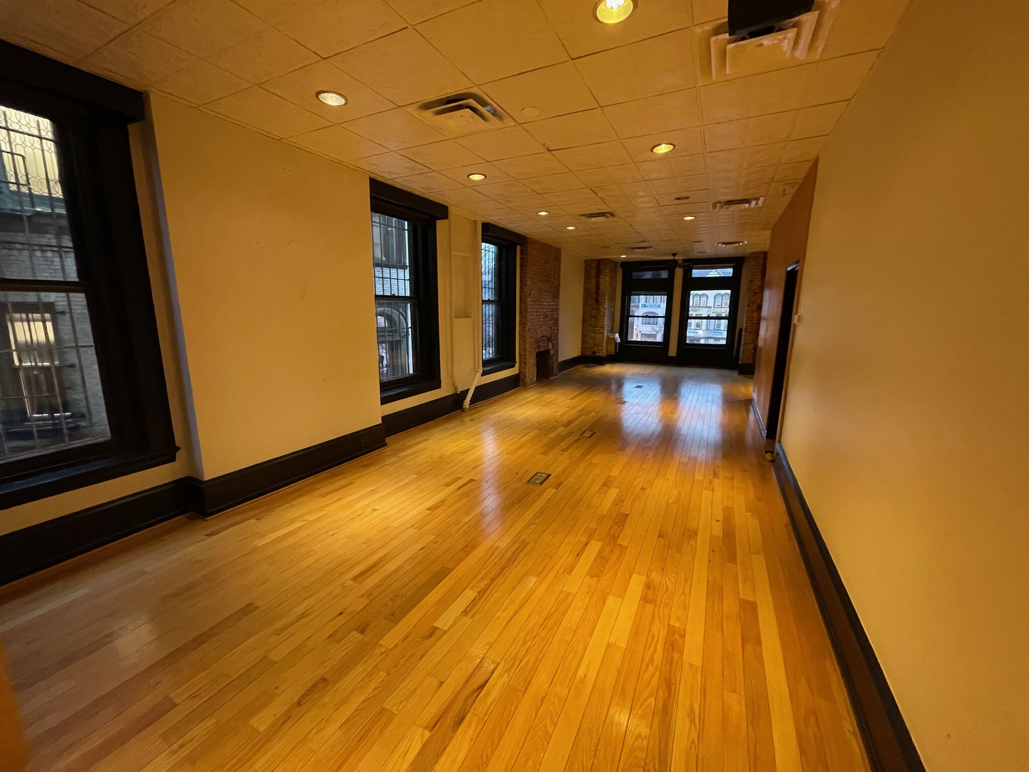 1621 Connecticut Ave NW, Washington, DC for lease Interior Photo- Image 1 of 17