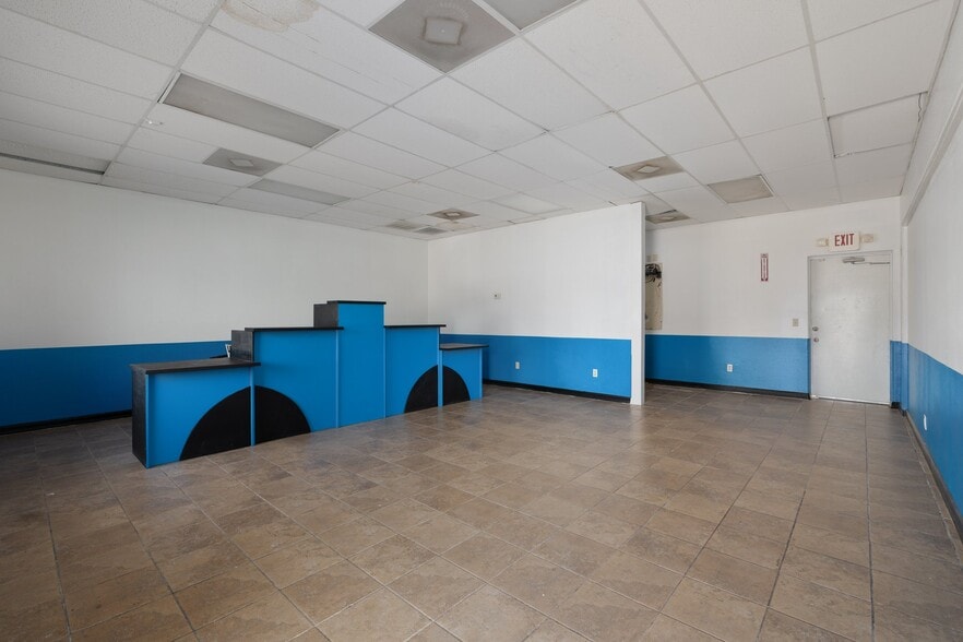 302 E Business 83, San Juan, TX for lease - Interior Photo - Image 3 of 10
