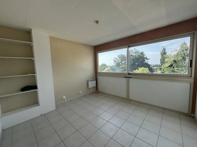 Office in Saint-Rémy-de-Provence for lease - Interior Photo - Image 3 of 4