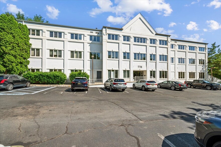 775 Mountain Blvd, Watchung, NJ for lease - Building Photo - Image 2 of 23