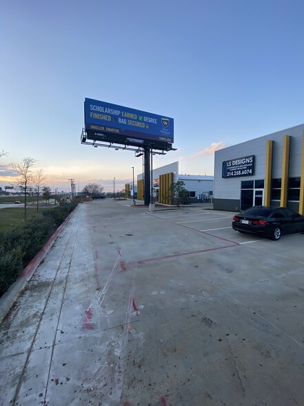 3111 IH 30, Dallas, TX for lease - Building Photo - Image 3 of 56