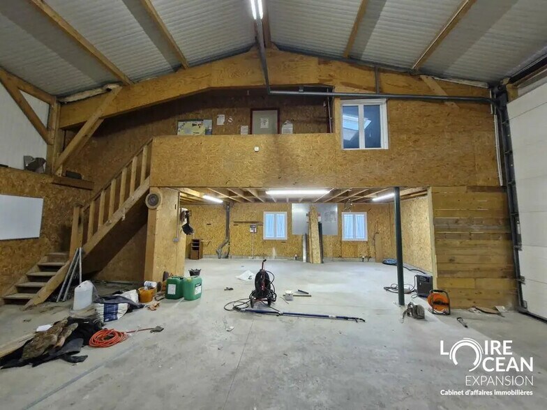 Flex in Thouaré-sur-Loire for lease - Interior Photo - Image 3 of 4