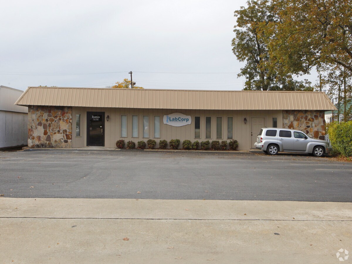 1412 Leighton Ave, Anniston, AL 36207