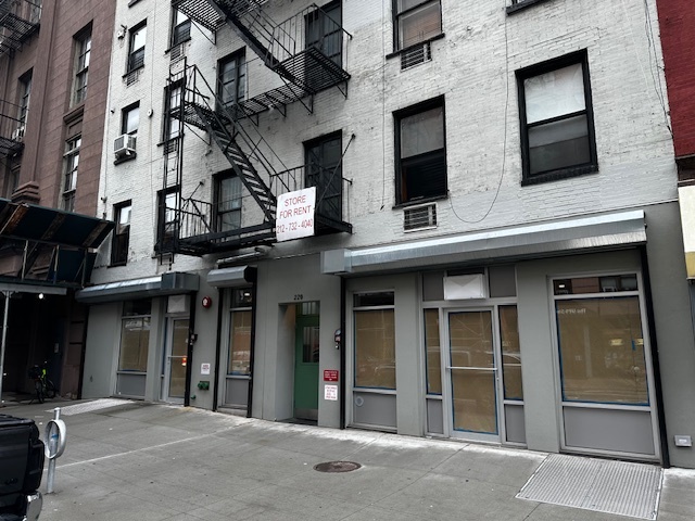 220-222 Centre St, New York, NY for lease - Building Photo - Image 2 of 5