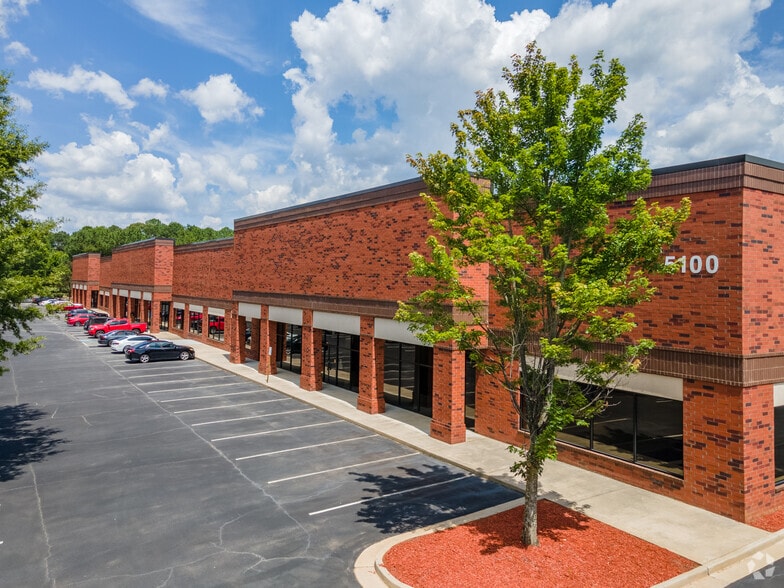 5100 Peachtree Industrial Blvd, Peachtree Corners, GA for lease - Primary Photo - Image 1 of 5