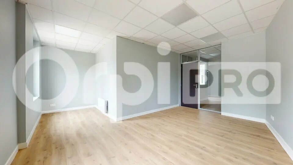 Retail in Soissons for lease - Interior Photo - Image 2 of 7