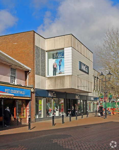 48-52 High St, Chesham for lease - Primary Photo - Image 1 of 4