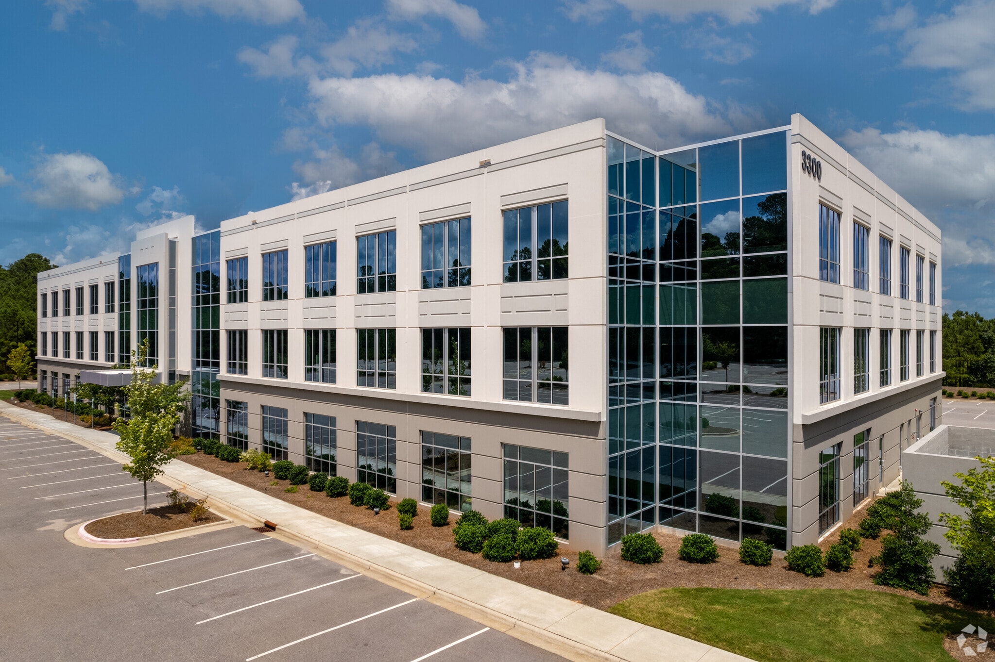 3300 Paramount Pky, Morrisville, NC for lease Primary Photo- Image 1 of 8