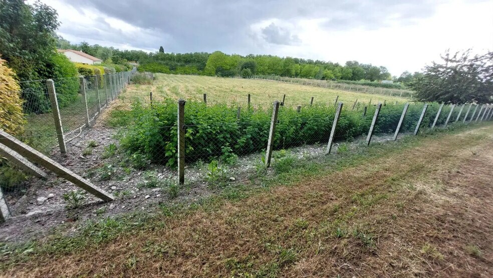 Land in Mirebeau for sale - Building Photo - Image 3 of 3