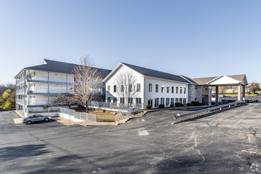 360 Schaefer Dr, Branson, MO for sale - Primary Photo - Image 1 of 13
