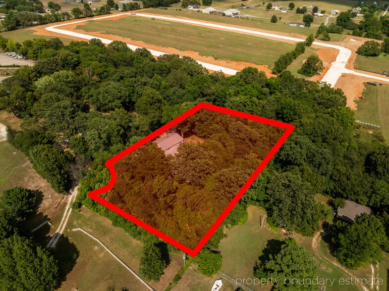 11048 Orpha Rd, Farmington, AR for sale - Building Photo - Image 2 of 3