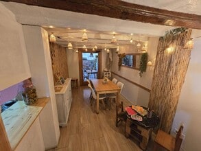 Retail in Barcelona, Barcelona for lease Interior Photo- Image 2 of 13