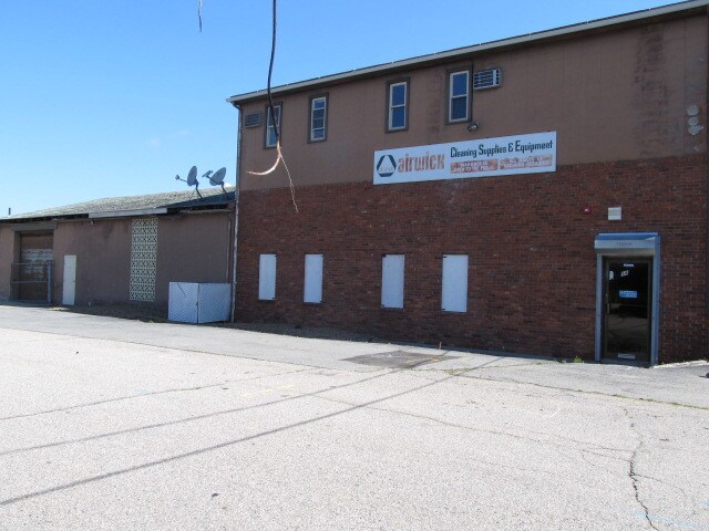 58 Curtis St, East Providence, RI for sale Primary Photo- Image 1 of 1