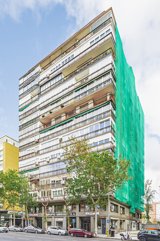 More details for Calle de Cea Bermúdez, 10, Madrid - Multifamily for Sale