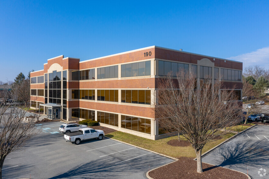 190 Brodhead Rd, Bethlehem, PA for lease - Building Photo - Image 1 of 17