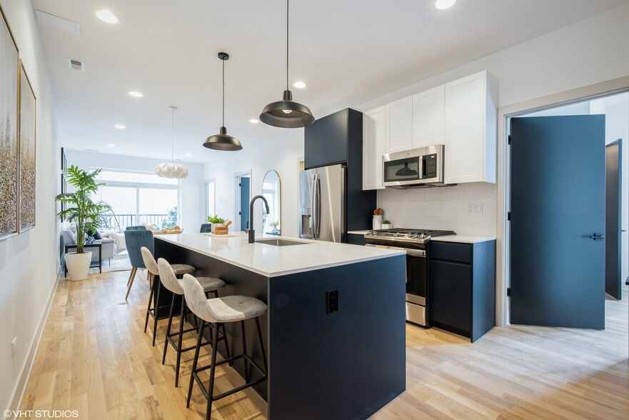 2500 N Halsted St, Chicago, IL for sale - Interior Photo - Image 2 of 4