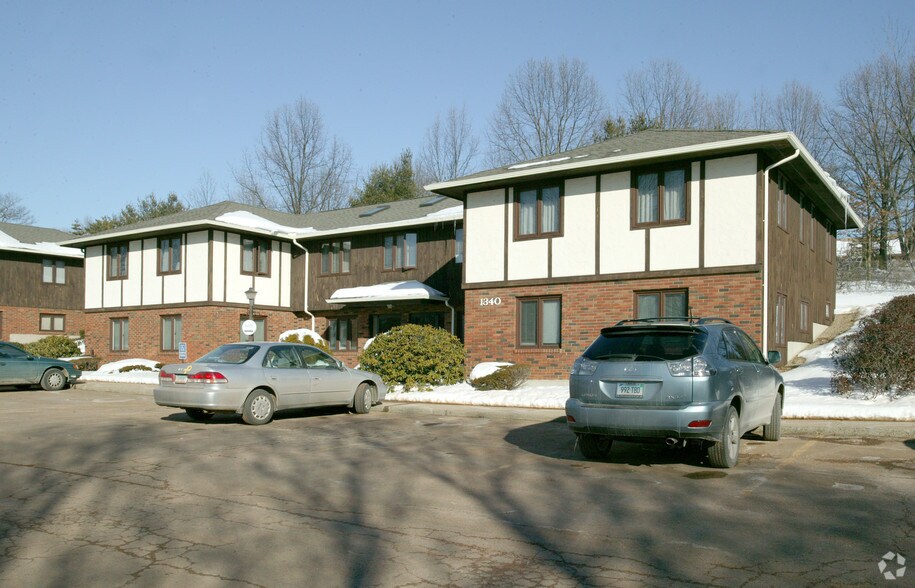 1340 Sullivan Ave, South Windsor, CT 06074