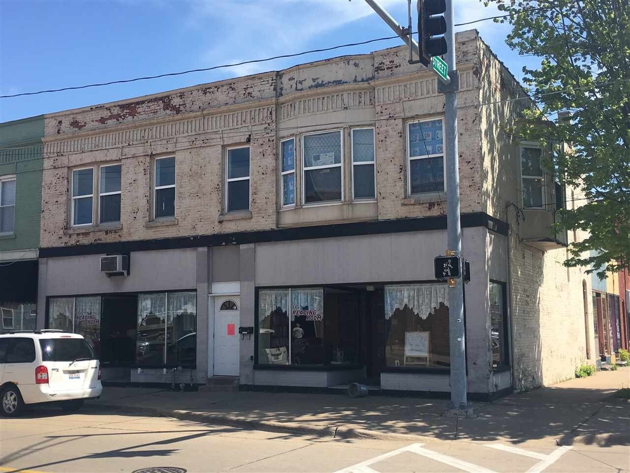 702 18th Ave, Moline, IL for sale Primary Photo- Image 1 of 8