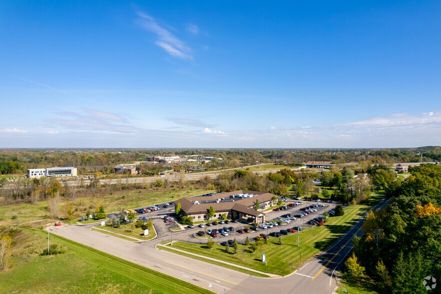 600 Health Park Blvd, Grand Blanc, MI for lease - Aerial - Image 2 of 7