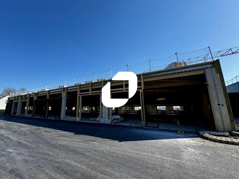 Flex in Cormontreuil for lease - Building Photo - Image 3 of 7