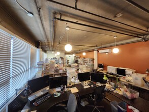 2450 6th Ave S, Seattle, WA for lease Interior Photo- Image 1 of 6