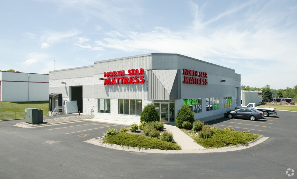 3795 Pinto Dr, Medina, MN for sale - Building Photo - Image 2 of 6