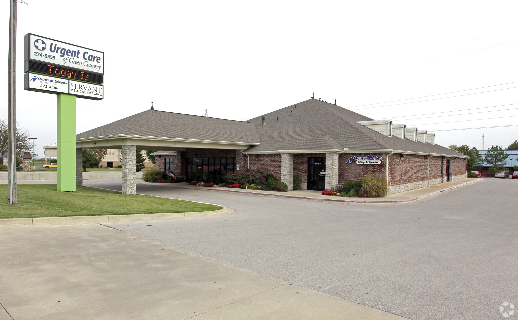 13616 E 103rd St N, Owasso, OK for lease Primary Photo- Image 1 of 4